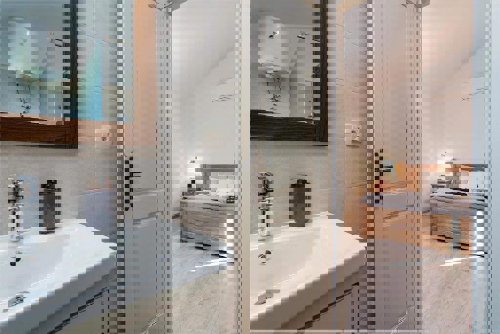 Samostojna hiša s bazenom - pogled na morje